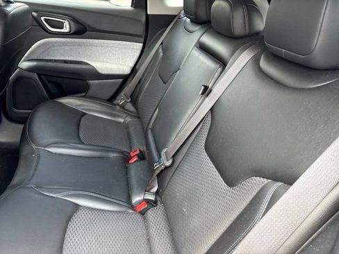 Used 2022 Jeep Compass Latitude w/ Convenience Group AWD/4WD image 10