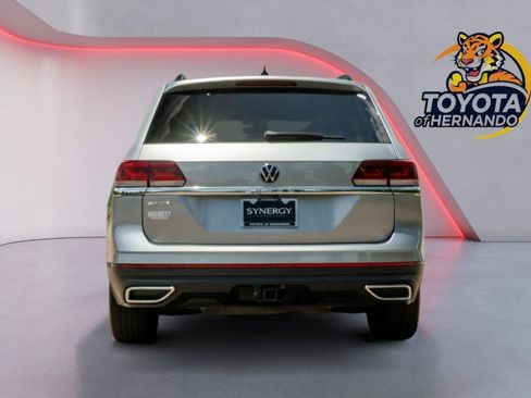 Used 2023 Volkswagen Atlas SE w/ Black Wheel Package FWD image 6