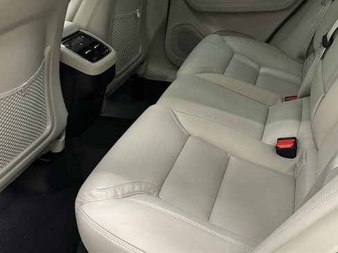 New 2026 Volvo XC60 B5 Ultra w/ Climate Package image 27