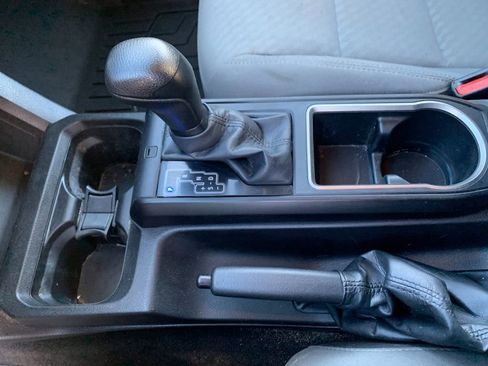 Used 2022 Toyota Tacoma SR image 25