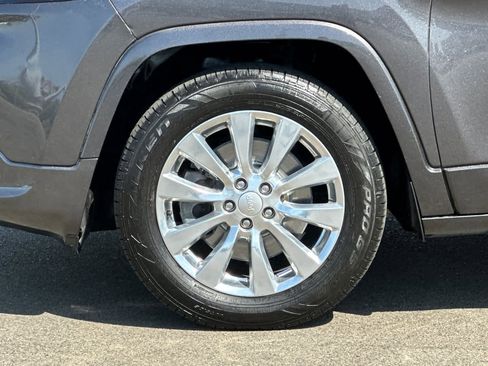 Used 2018 Jeep Cherokee Overland AWD/4WD image 32