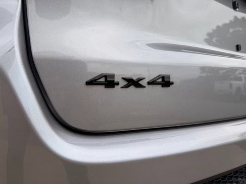 Used 2023 Jeep Compass Latitude AWD/4WD image 14