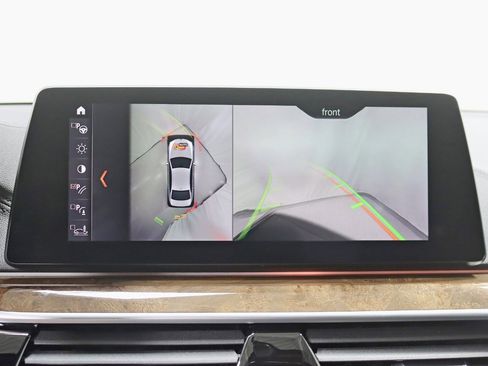 Used 2019 BMW M550i xDrive w/ Dynamic Handling Package image 21