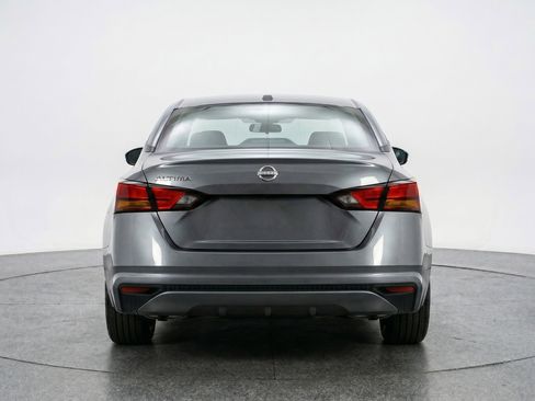 Used 2025 Nissan Altima 2.5 SV FWD image 7
