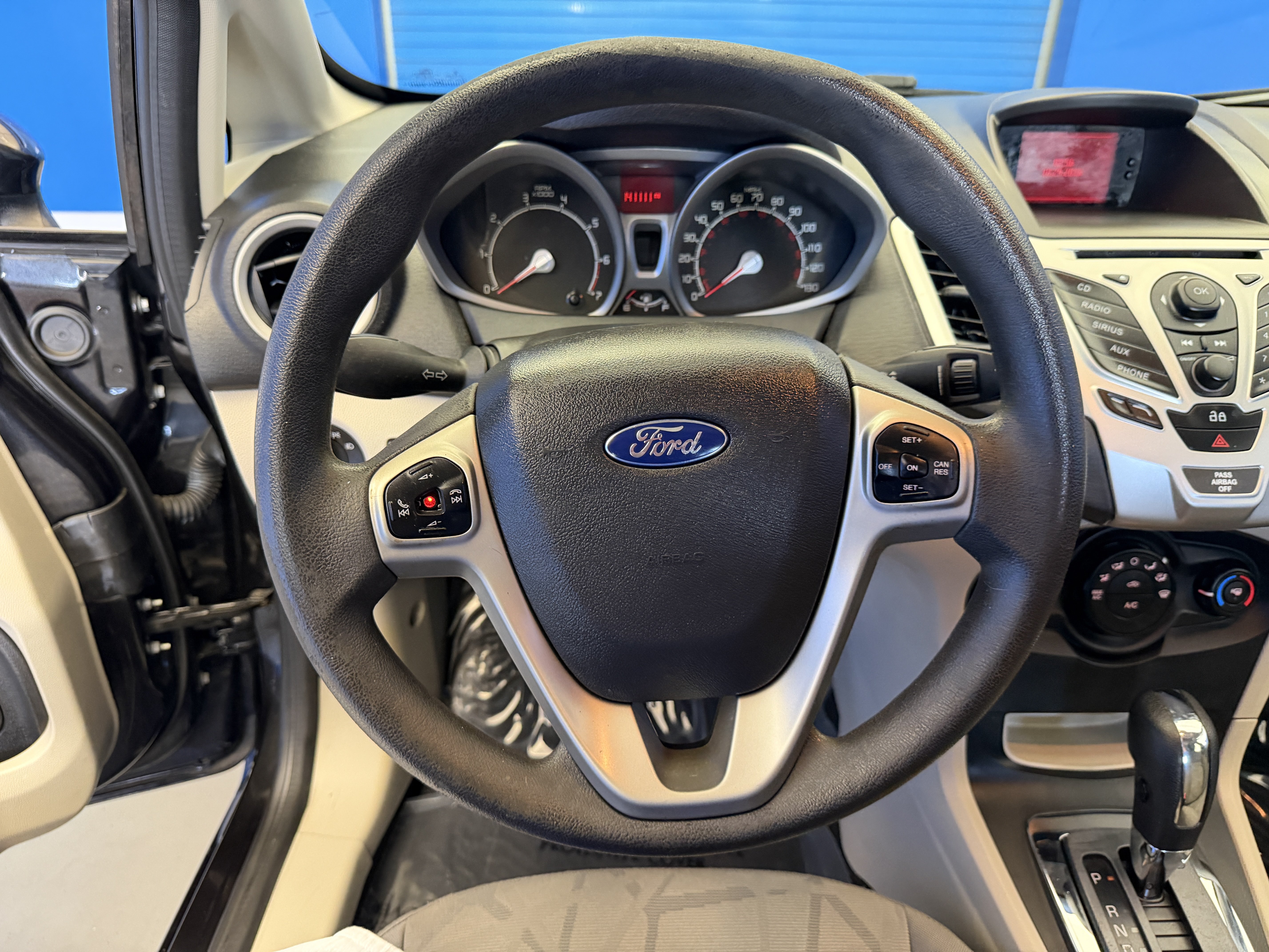Used 2013 Ford Fiesta SE FWD image 13