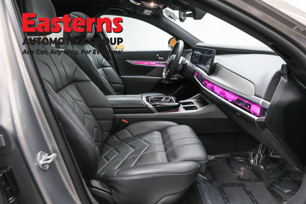 Used 2023 BMW 760i xDrive w/ Executive Package AWD/4WD image 30