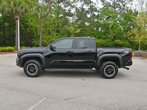Certified 2025 Toyota Tacoma TRD Off-Road w/ TRD Off Road Upgrade Package AWD/4WD image 5