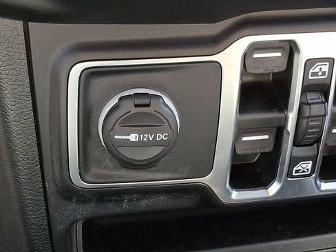 Used 2021 Jeep Wrangler Unlimited Sahara w/ LED Lighting Group AWD/4WD image 26