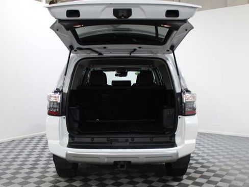 Certified 2024 Toyota 4Runner TRD Off-Road Premium w/ Moonroof Package AWD/4WD image 18