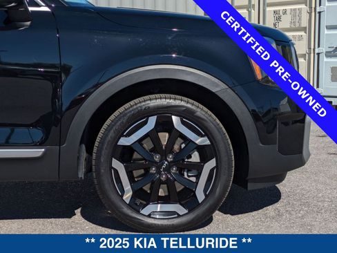 Used 2025 Kia Telluride EX image 11