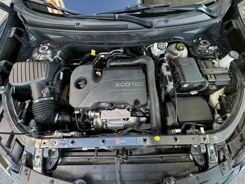 Used 2020 Chevrolet Equinox LT w/ Driver Convenience Package image 14