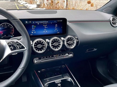 Used 2026 Mercedes-Benz GLA 250 4MATIC image 6