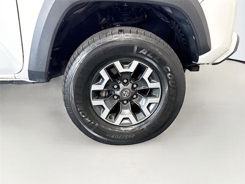 Used 2022 Toyota Tacoma TRD Off-Road RWD image 30