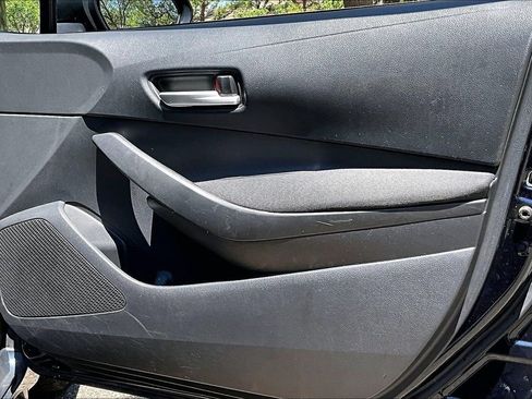 Used 2021 Toyota Corolla LE FWD image 29