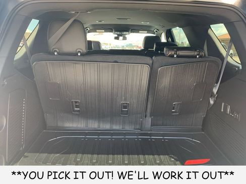 Used 2023 GMC Yukon AT4 w/ Technology Package AWD/4WD image 9