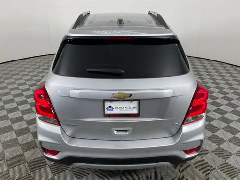Used 2018 Chevrolet Trax LT w/ LT Convenience Package FWD image 7