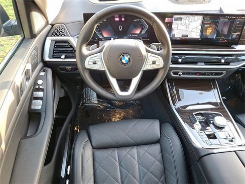 Used 2023 BMW X7 xDrive40i w/ Executive Package image 11