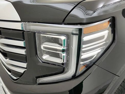 Used 2023 GMC Sierra 1500 SLT w/ SLT Premium Plus Package AWD/4WD image 15