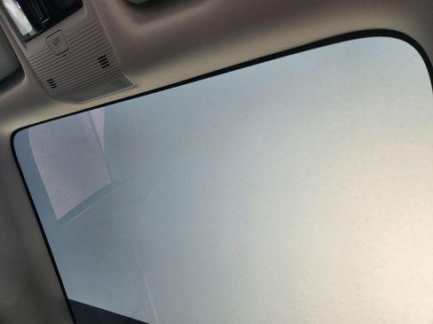 New 2025 Volkswagen ID. Buzz 1st Edition image 35