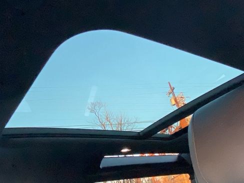 Used 2021 Land Rover Defender 90 X-Dynamic S image 19