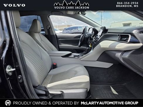 Used 2022 Toyota Camry SE FWD image 24