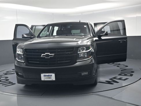 Used 2019 Chevrolet Suburban Premier AWD/4WD image 20