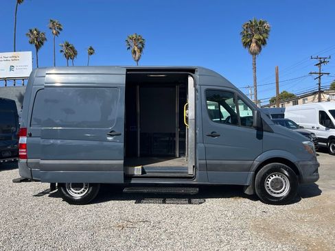 Used 2018 Mercedes-Benz Sprinter 2500 image 5