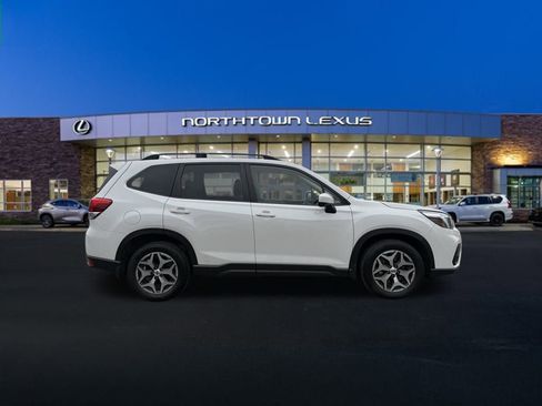 Used 2021 Subaru Forester Premium image 24