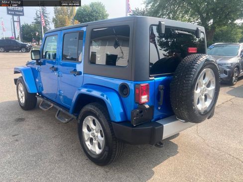 Used 2014 Jeep Wrangler Unlimited Sahara w/ Connectivity Group AWD/4WD image 7