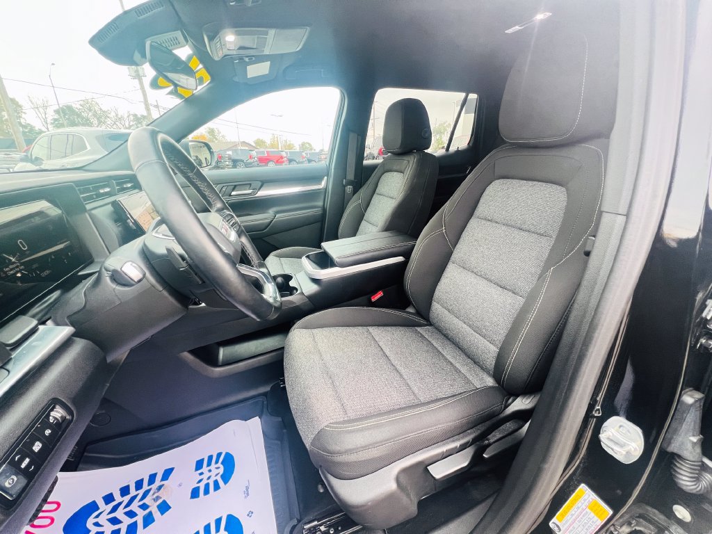 Used 2026 GMC Terrain Elevation w/ Black Edition FWD image 16