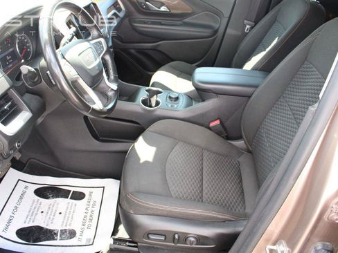 Used 2019 GMC Terrain SLE w/ Driver Convenience Package AWD/4WD image 16