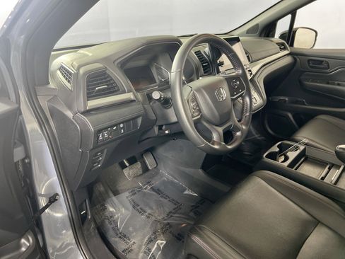 Used 2023 Honda Odyssey Sport image 9