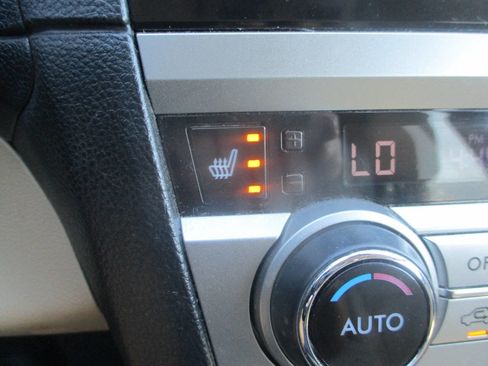 Used 2016 Subaru Outback 3.6R Limited image 13