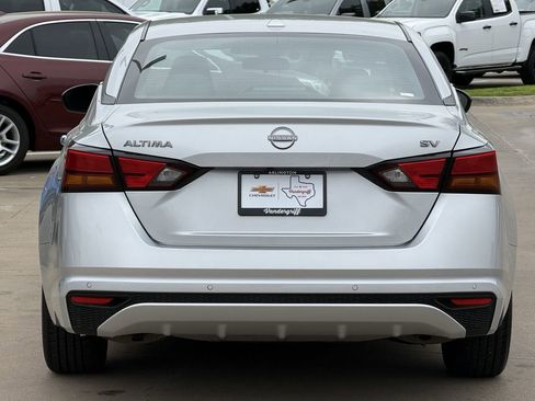 Used 2024 Nissan Altima 2.5 SV image 5