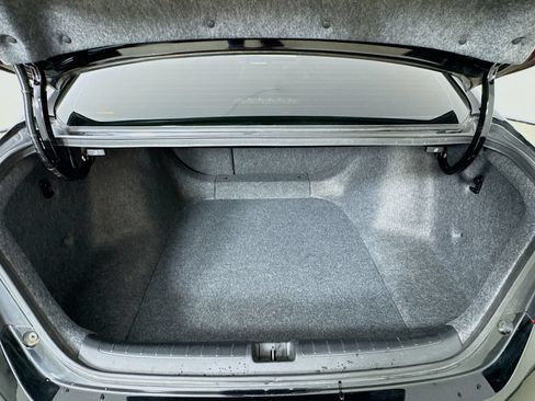 Used 2018 Honda Accord Touring image 32