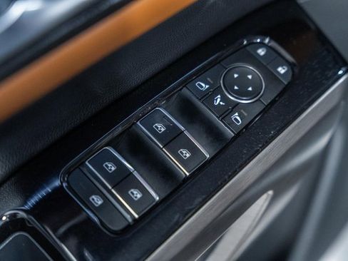 Used 2024 Nissan Pathfinder Platinum w/ Black Appearance Package image 41