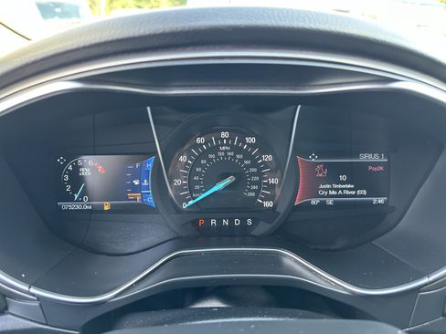 Used 2017 Ford Fusion SE w/ Fusion SE Technology Package AWD/4WD image 14