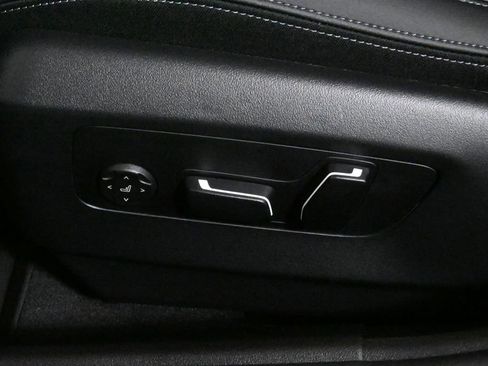 Used 2026 BMW 530i xDrive w/ Premium Package image 29