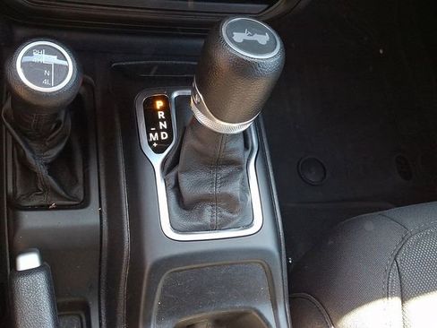 Used 2022 Jeep Wrangler Sport AWD/4WD image 15