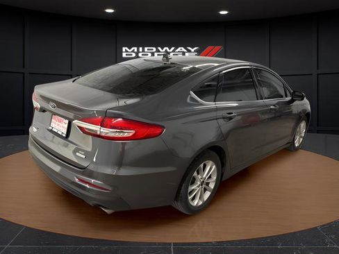 Used 2020 Ford Fusion SE FWD image 4
