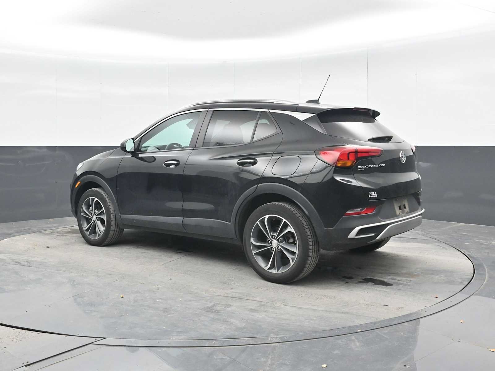 Used 2023 Buick Encore GX Select w/ Safety Package II AWD/4WD image 2