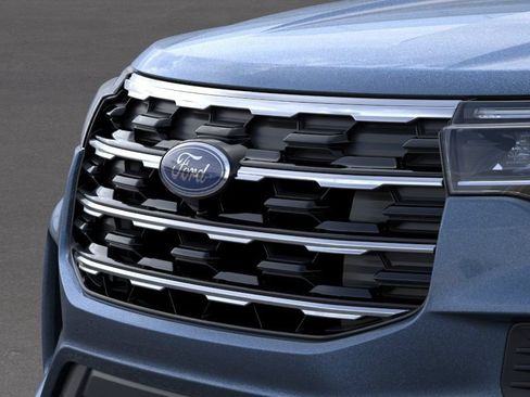 New 2026 Ford Explorer Active RWD image 17
