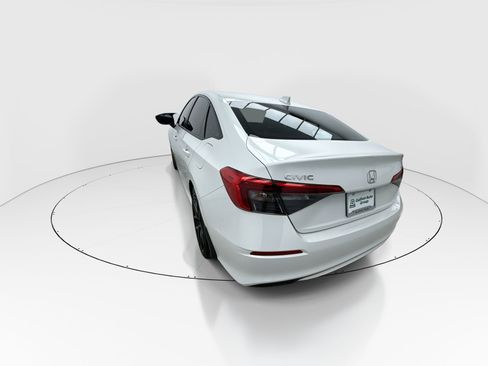 Used 2023 Honda Civic Sport image 6