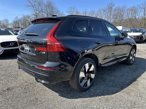 New 2025 Volvo XC60 T8 Plus w/ Climate Package image 8