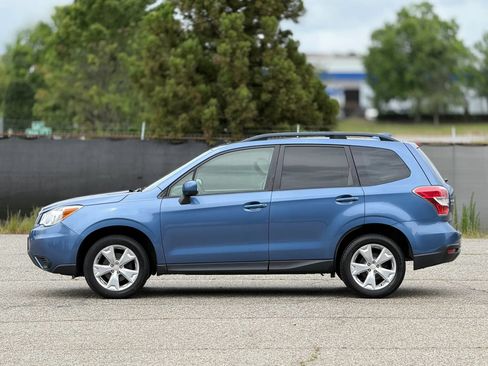 Used 2016 Subaru Forester 2.5i Premium w/ All-Weather Package AWD/4WD image 8