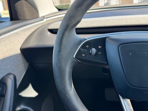 Used 2025 Tesla Model 3 RWD image 8