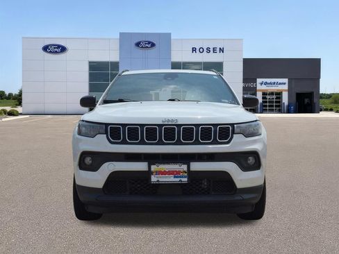 Used 2024 Jeep Compass Latitude AWD/4WD image 8