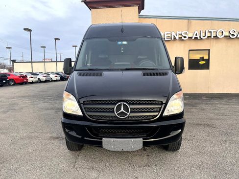 Used 2009 Dodge Sprinter 2500 image 3