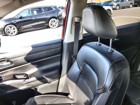 Used 2023 Nissan Pathfinder SL image 24