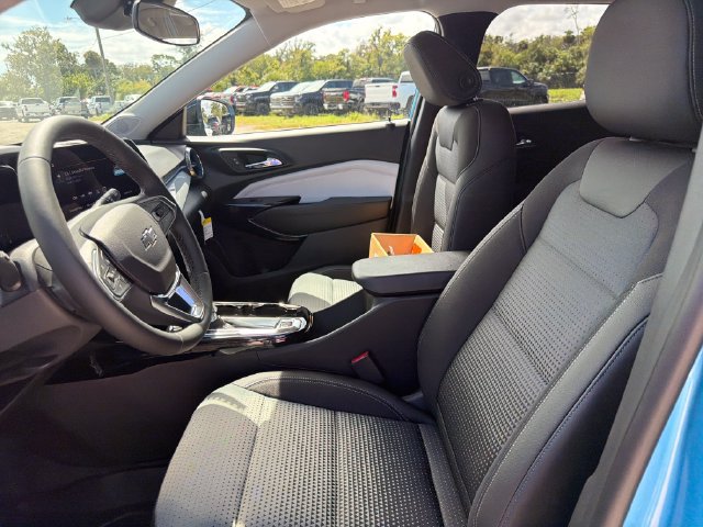 New 2026 Chevrolet Trax LT w/ Midnight Edition FWD image 18